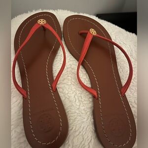 Patent leather tory burch flip flops with red strap Size 8.5